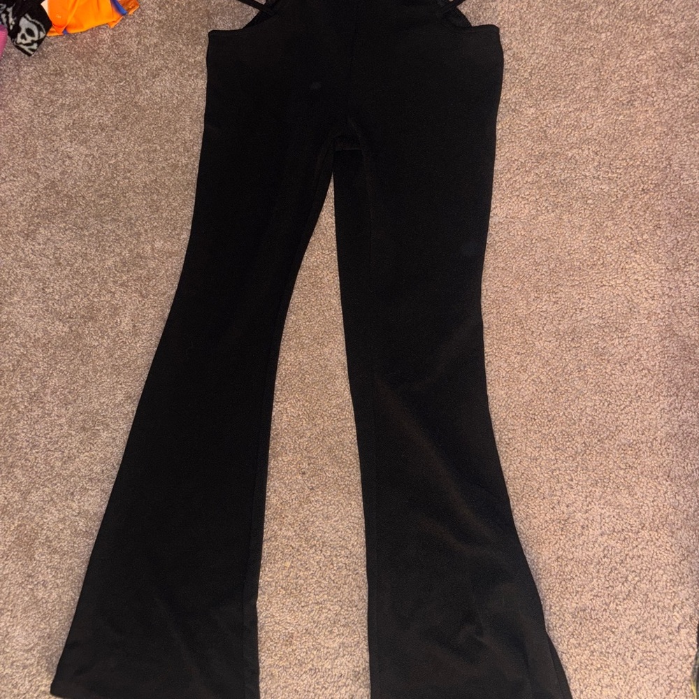 Stylish Black pants cutout at waist